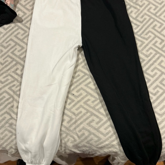 New - Picture 2 of 2